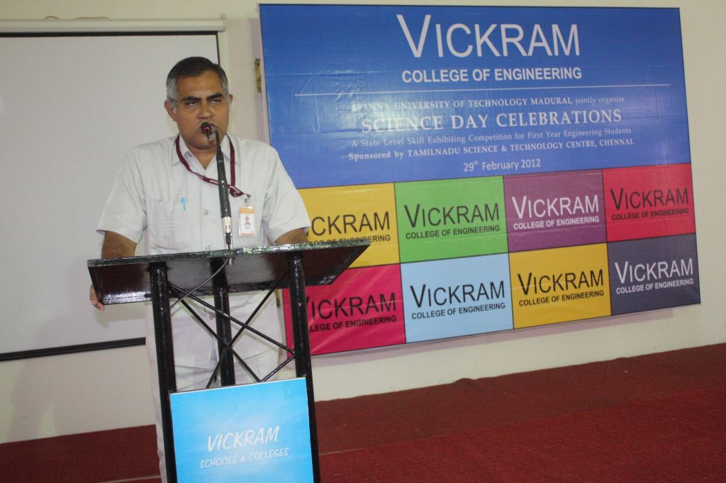 Principal addressing the gathering at Scino 12'