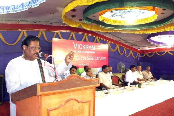 Solvendar Suki Sivam delivering motivational talk